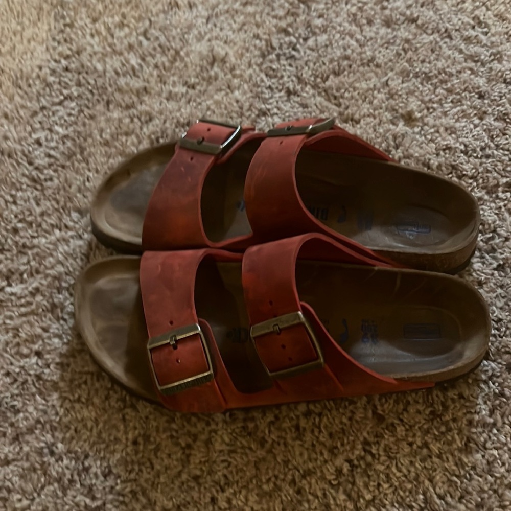 Red Arizona Birkenstocks ♥️